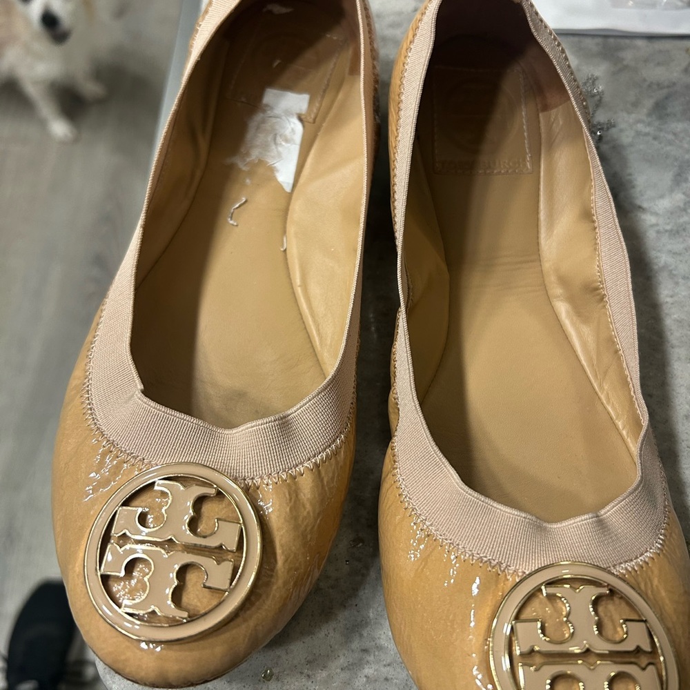 Tory Burch Taupe Patent Logo Flats Size 9
